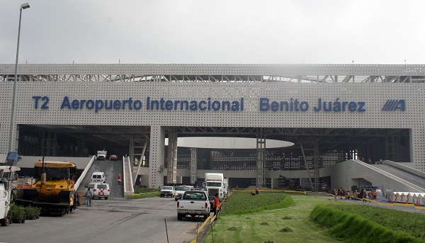 MXICO, D.F., 01AGOSTO2007.- Fachada de la Terminal 2 del Aeropuerto Internacional de la Ciudad de Mxico, la cual iniciar operaciones en el mes de septiembre. 
FOTO: ISAAC ESQUIVEL/CUARTOSCURO.COM