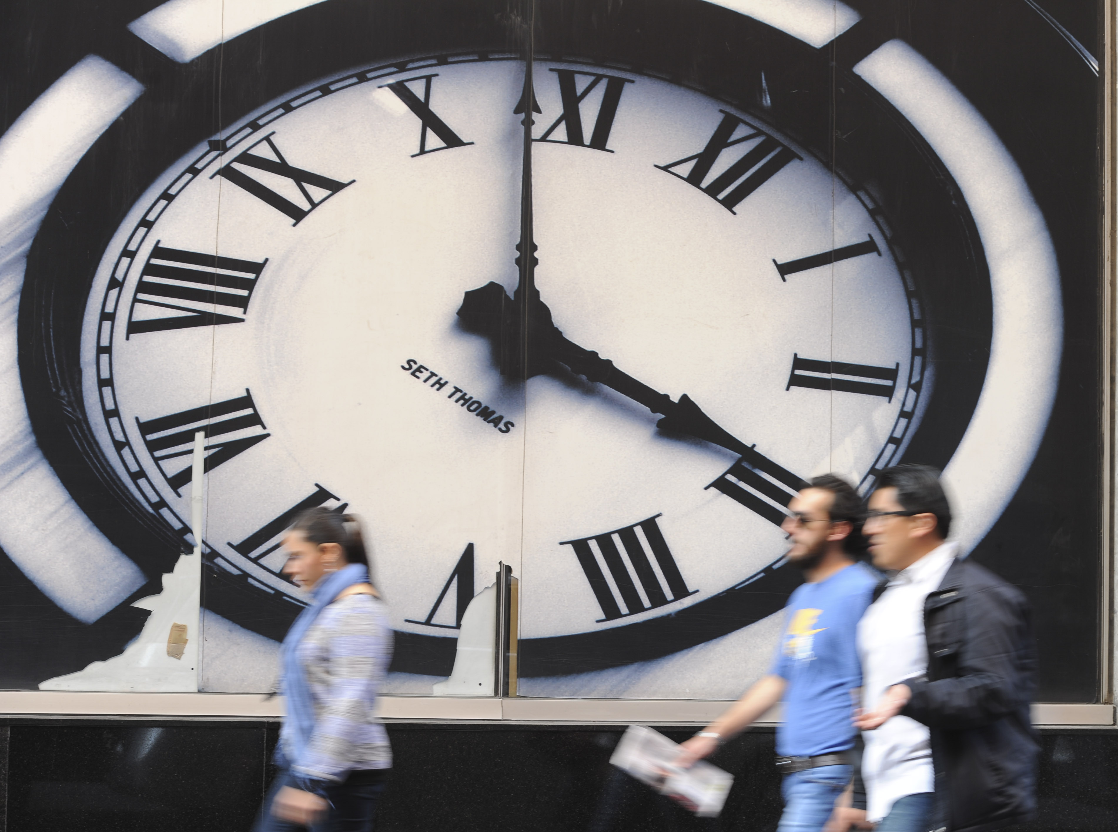 MÉXICO, D.F., 23OCTUBRE2015.-  Este fin de semana concluye el Horario de Verano, se recomienda a la ciudadanía es que el sábado 24 de Octubre atrase una hora los relojes antes de irse a dormir.
FOTO: SAÚL LÓPEZ /CUARTOSCURO.COM