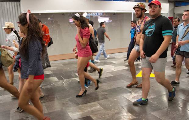Galería: en Metro sin pantalones 2015 - Máspormás