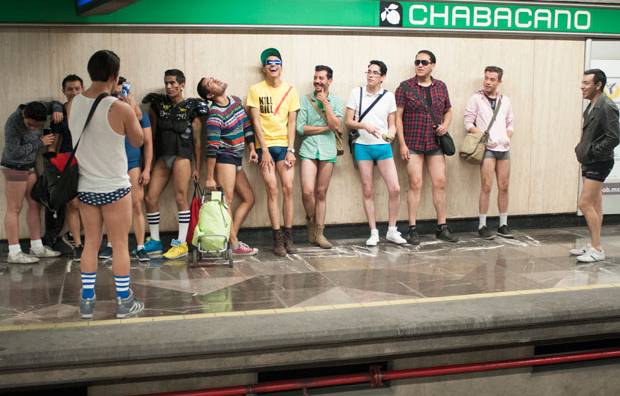 Viaja sin pantalones en el Metro - Máspormás