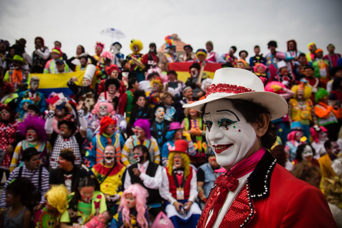MEXICO CITY, MEXICO - OCTOBER 21: Clowns attend the panoramic photo taken at the Monumento a la Revolucion in Mexico City. This year marked the twentieth Fair Laugh, clown convention, which come from all over America, including Peru, El Salvador, Honduras, Guatemala, Ecuador, Nicaragua, United States and Mexico. In Mexico City, Mexico on October 21, 2015. (Photo: Manuel Velasquez/Anadolu News Agency)
