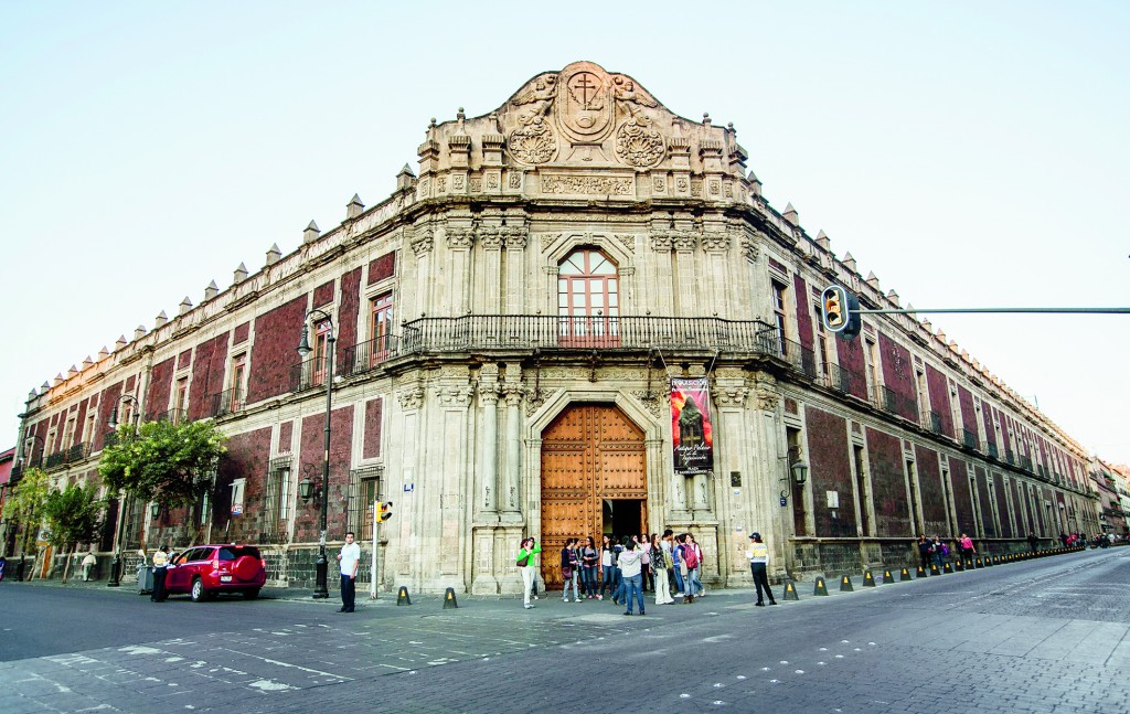 3 PALACIO DE LA INQUISICIÓN (MUSEO DE LA MEDICINA MEXICANA)