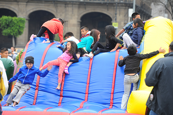 CIUDAD DE MÉXICO, 21MARZO2016.- Niños disfrutan de las vacaciones de Semana Santa en la ciudad de México, donde existen diversas actividades para divertirse.
FOTO: ARMANDO MONROY /CUARTOSCURO.COM
