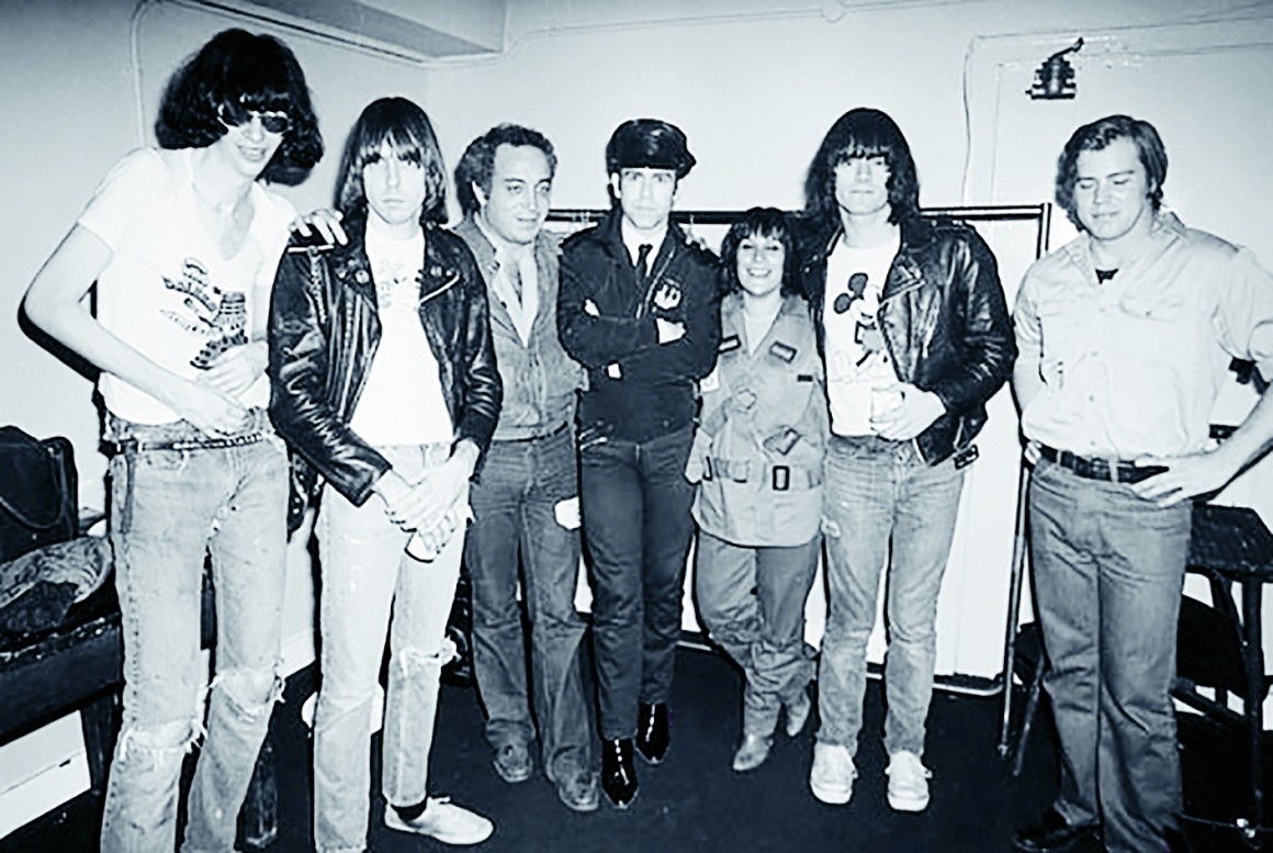 Seymour con Elthon y The Ramones