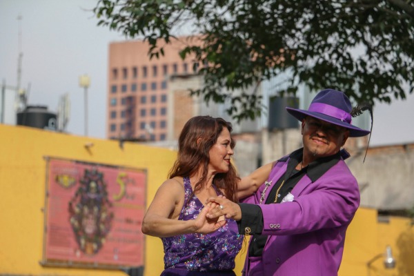 MÉXICO, D.F., 30ENERO2016.- Con un baile masivo, comida y diversos grupos de danzon celebraron el XX aniversario de la Plaza del Danzón ubicado en la plaza de la Ciudadela en la delegación Cuahutemoc.
FOTO: SAÚL LÓPEZ /CUARTOSCURO.COM