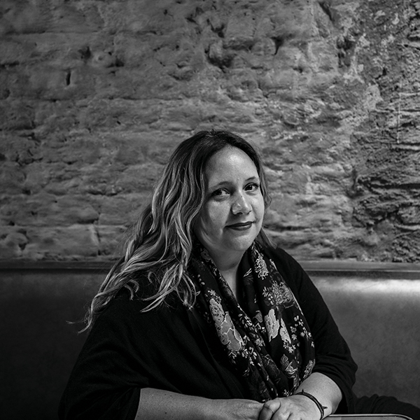 La documentalista María José Cuevas, directora de Bellas de noche, en el Cine Tonalá. Foto de Odette de Siena