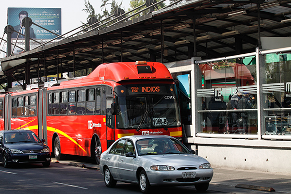 trafico, metrobús y transporte