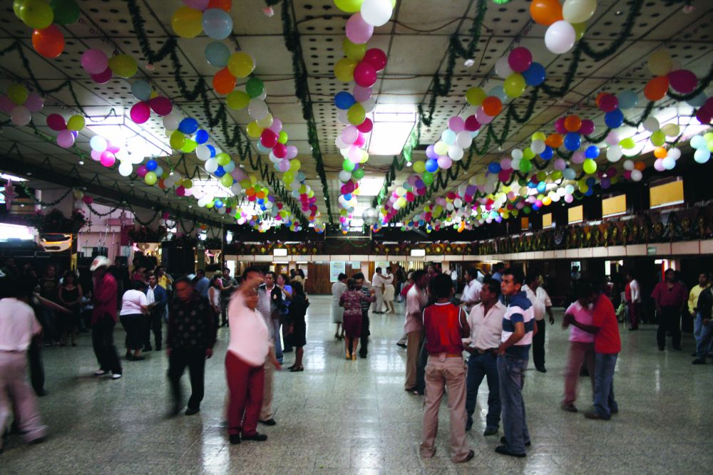 El legendario California Dancing Club: 64 años de puro baile