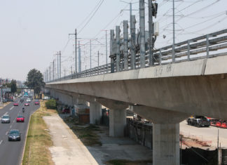Cierran tres carriles de la carretera federal México-Toluca