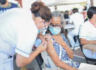Aplican segunda dosis en 10 municipios mexiquenses