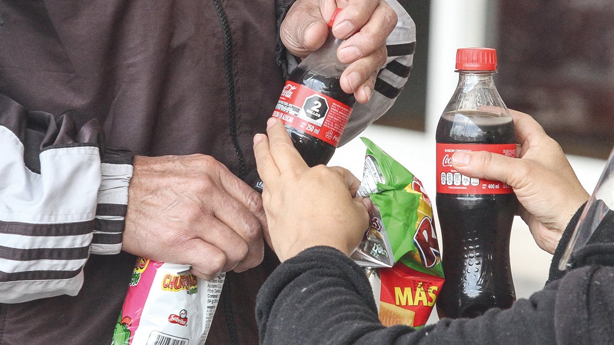 CIUDAD DE MÉXICO, 01SEPTIEMBRE2020.- 
Autoridades del gobierno de la ciudad, evalúan la posibilidad de prohibir la venta de comida chatarra a menores de edad, así lo dio a conocer Claudia Sheinbaum, jefa de gobierno. Esta iniciativa tiene como objetivo mejorar la alimentación de los menores en la ciudad.
FOTO: ROGELIO MORALES /CUARTOSCURO.COM