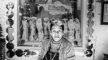 Enriqueta Romero, doña Queta, Quien cuida un Altar a la Santa Muerte. Foto, Lulú Urdapilleta
