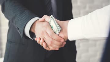 Gobiernos corruptos generan ciudadanos corruptos