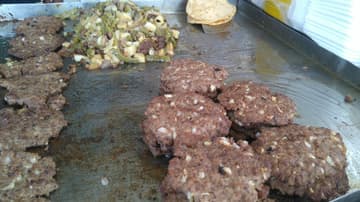 Los tacos de hamburguesa son una innovación chilanga