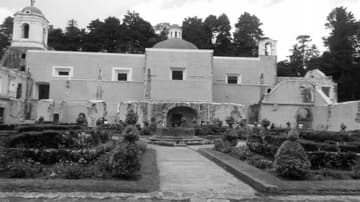En el Desierto de los Leones se escoden muchas leyendas, sobretodo en el ex convento.