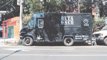 Ruta Once fusiona los sabores de México y Argentina con un toque artesanal, y en su carta incluye desde tortas de cortes de carne, hasta choripanes con chimichurri, hamburguesas y alfajores
