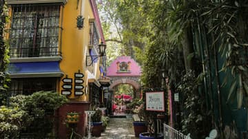 La Hacienda de Cortés está en el barrio de La Conchita. Es una construcción del siglo XVIII