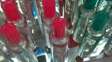 En Tacuba existen dos de las perfumerías más antiguas del Centro Histórico. Tienen gran variedad de perfumes.