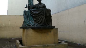 Historia, tragedia y bares