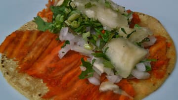 En la taquería el Faraón sirven tacos con la pieza completa de bistec.