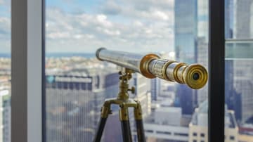 Esta tienda tiene telescopios, binoculares, cámaras fotográficas, tripiés y productos para visión nocturna