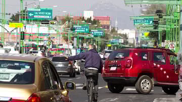 ciclistas que despiertan imaginando una ciudad que no existe