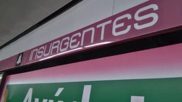 Esto es lo que te encuentras a las afueras de Metro Insurgentes.