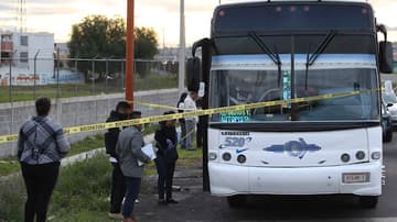 Asalto en la México-Pachuca: Tres tipos suben a un autobús de pasajeros