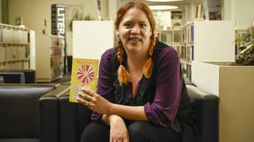 "Un beso en tu futuro" el nuevo libro de Raquel Castro.