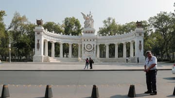 El Hemiciclo a Juárez fue inaugurado en 1910