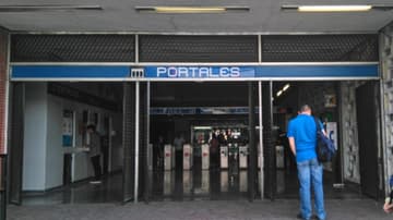 Calles llenas de dulces, un restaurante de Star Wars y un museo de transportes antiguos es algo de lo que encontrarás cerca de Metro Portales.