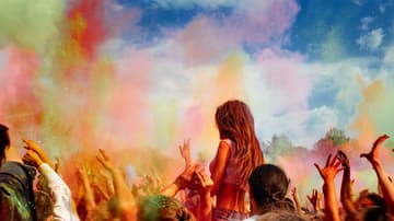 Color Fest en Teotihuacán
