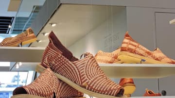 Exposición de huaraches en el MAP