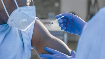 Dosis de refuerzo para personal médico