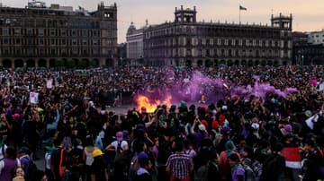 Foto tomada durante la marcha del 8M